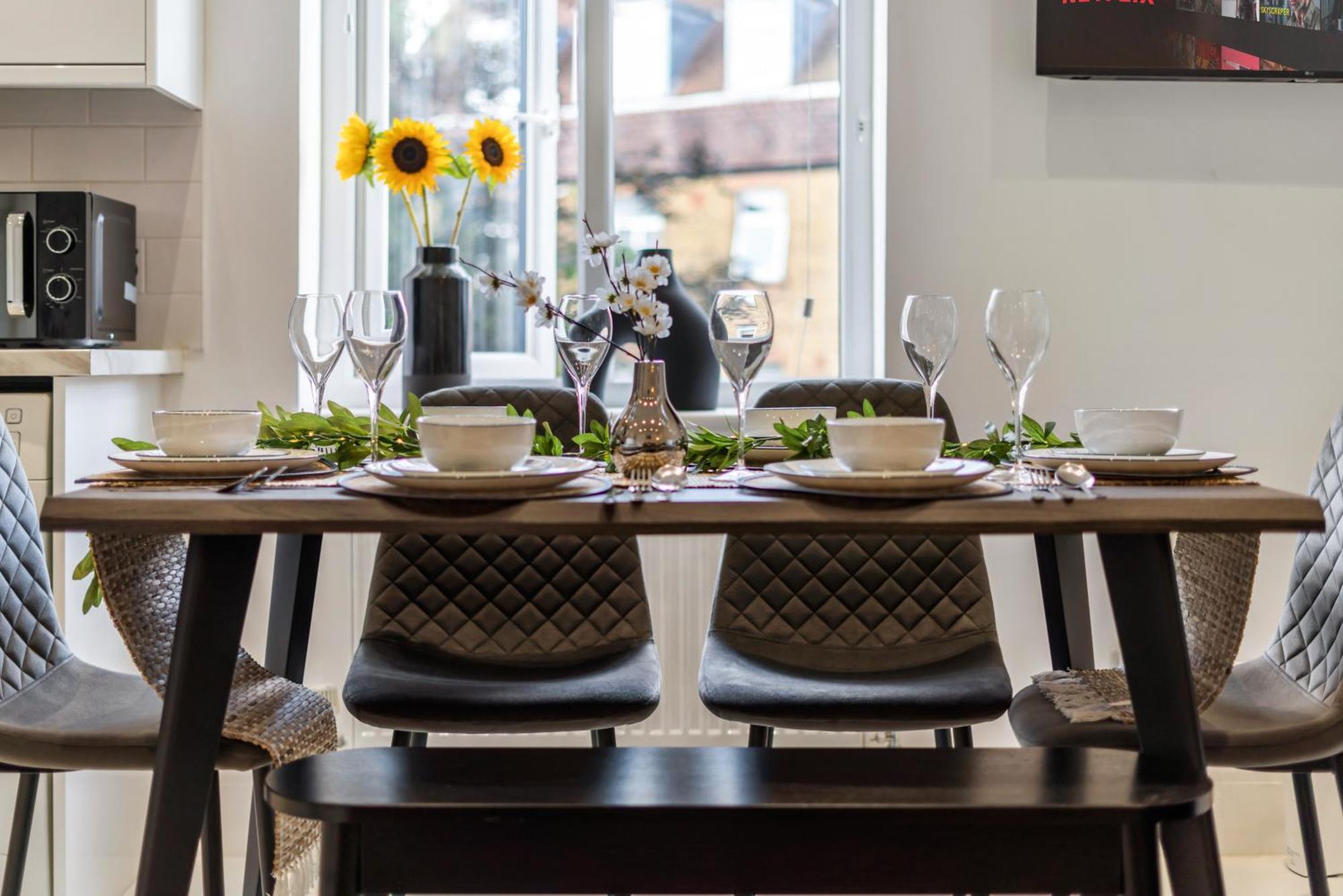 2025 Award Winning - 2 Bedroom Luxury Apartment Next To Wembley Stadium ロンドン エクステリア 写真